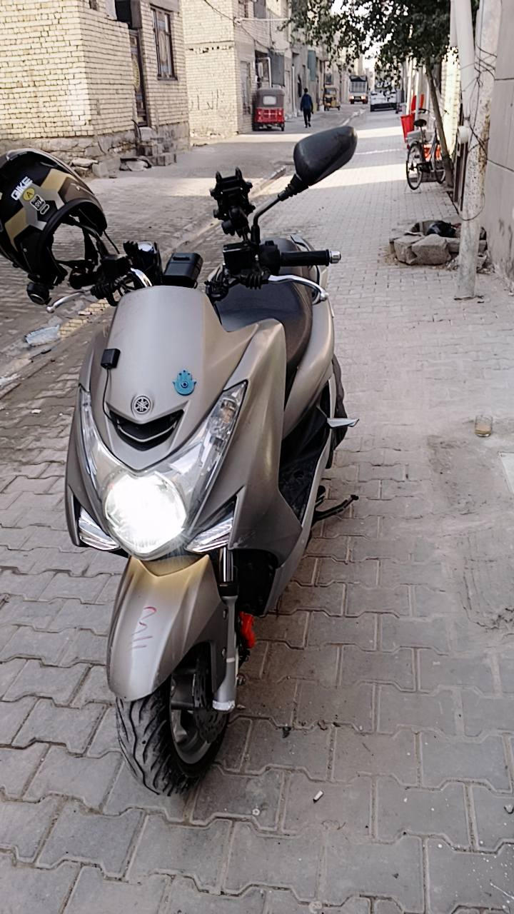 سلام عليكم 
دراجه مكفوله كفاله عامه من كفرات ومكينه وكلجات وكل شي والله معدل 125 شلعة بطناش بشرط والله معتاز واريد ابيع
اني اخذتهة ب 16$
وهسه رايدهة ب 12$
وشراي يفكس عيوني والله 
*********** وتساب مفتوح
بكان بغداد الشعله
