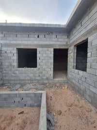 البيت ٢٠٠ متر يبعد عن شارع العام ٧٠ متر عن نهر الروائي ٩٠ متر عرض الشا...