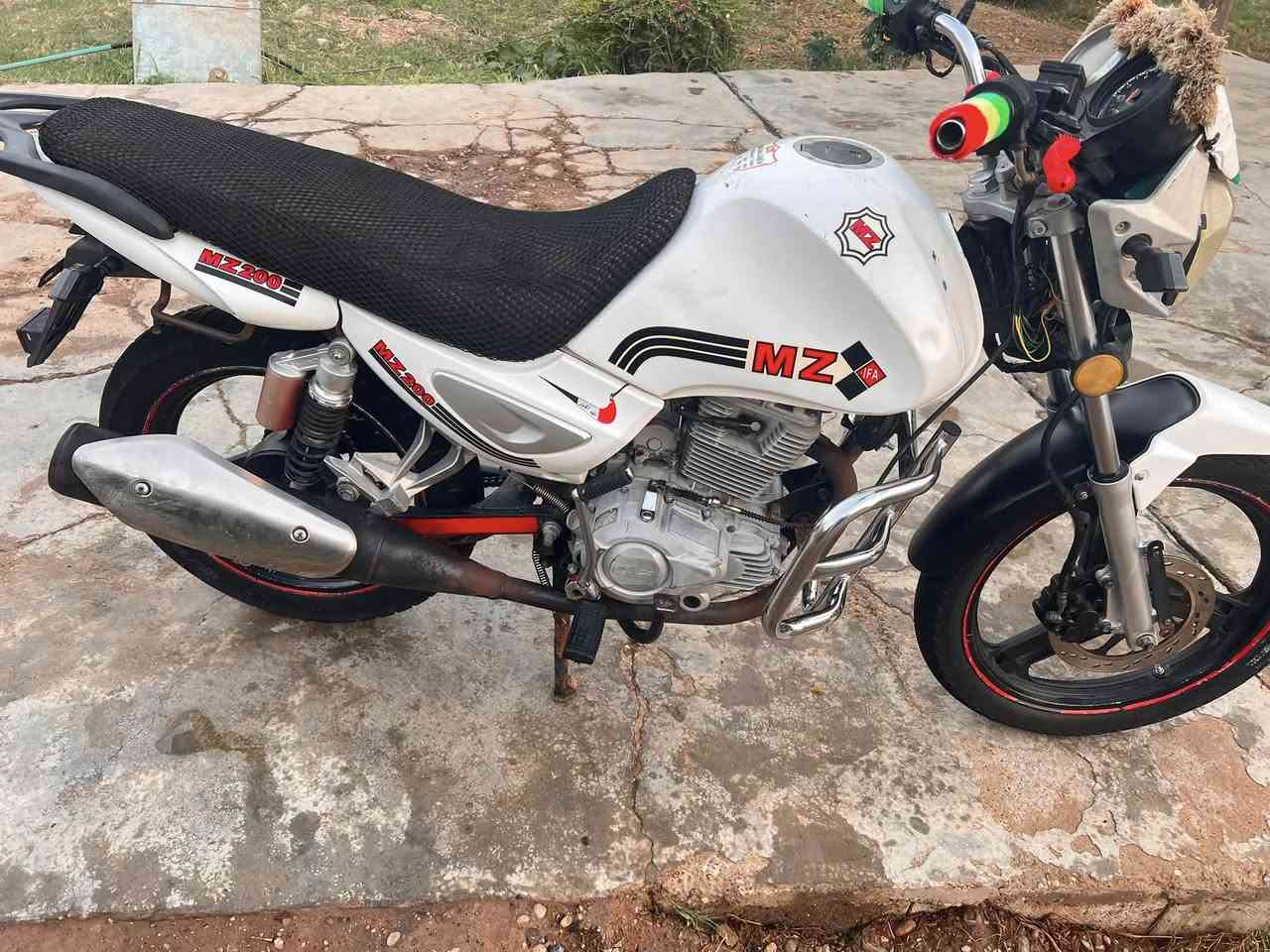 ماطور امزات للبيع حجم 200مديل 16كهربائيات شغاله سلف شغال كامل السعر ٤٥٠وبي مجال الرقم ***********
