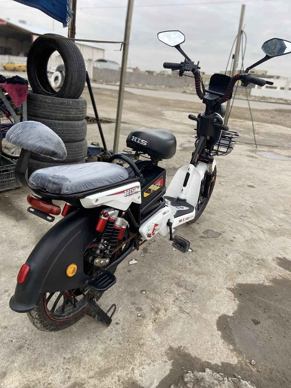 السلام عليكم دراجه شحن جديده كلشي شغال ما بيها نقص برغي اربع سرع تايرات جدد بطاريات جدد موديل ٢٠٢٥السعر ٣٢٥وبيها مجال للطيبين مكاني زعفرانيه شارع المعهد ***********
