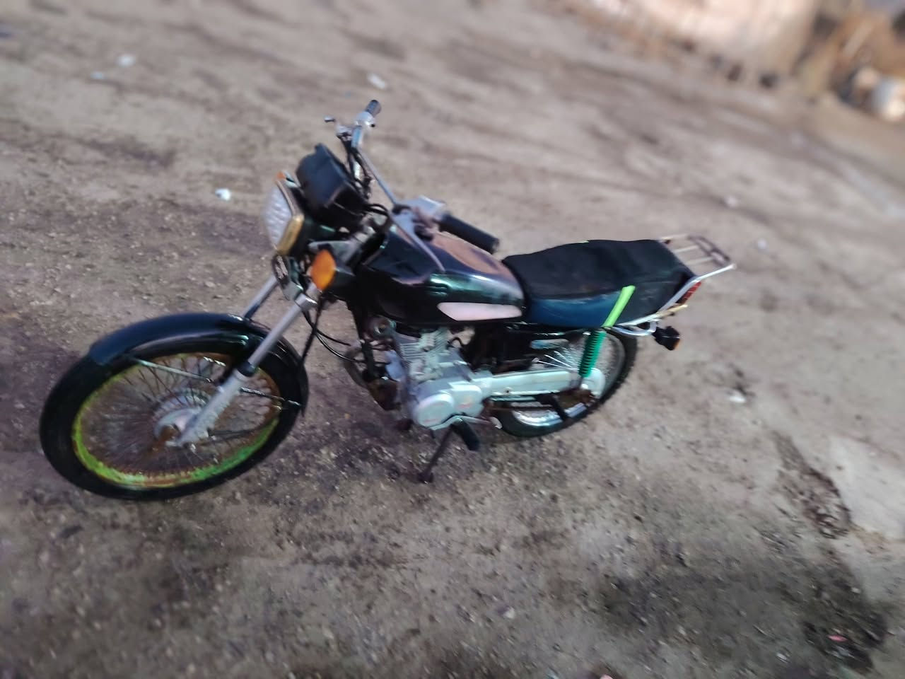 سلام عليكم دراجه تايكر موديل 2018 الدراجه خير من الله السعر ٣٥٠ او بيه مجال مكاني بابل محاويل قريت البعلوان هاذه رقمي ***********
