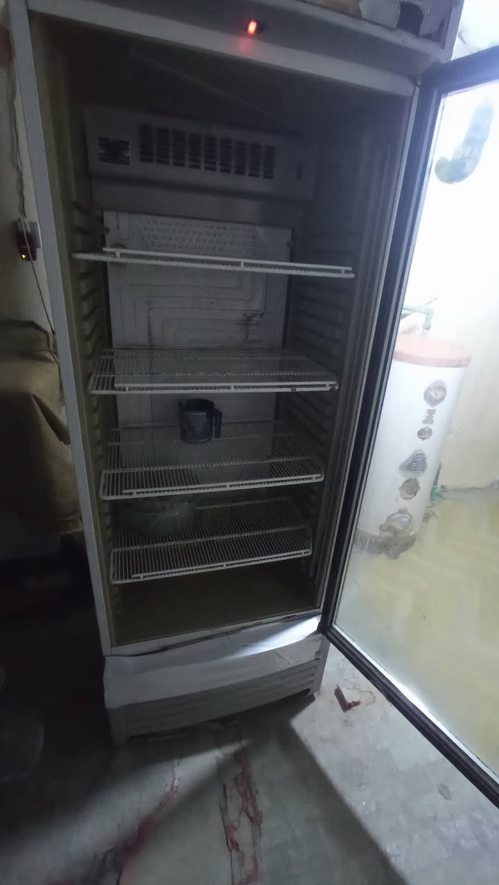 للبيع 
ايكور التركي الاصلي 
نظيف وشغال تبريد فول 
الحلة 
القاسم الشارع العام 
اتصال ***********
