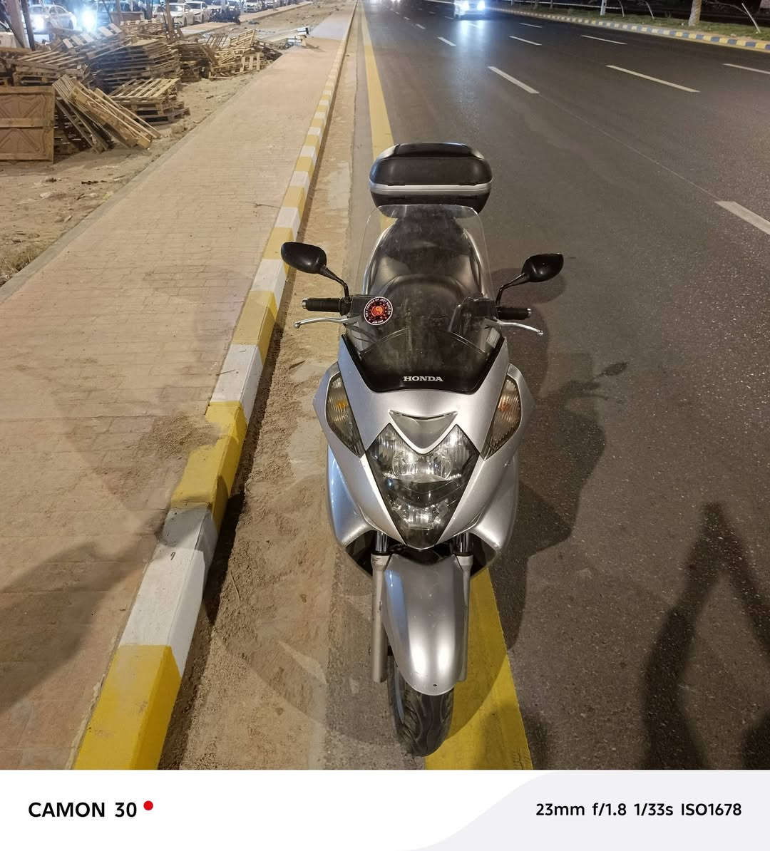 سلام عليكم سلفر 600 محرك برغي ما مفتوح. بي دراجه شلعه ومعدل شرط 180  بيه ملاحظات ترايك وين ميعجبك السعر  موجود وتساب *********** مكاني كربلاء
