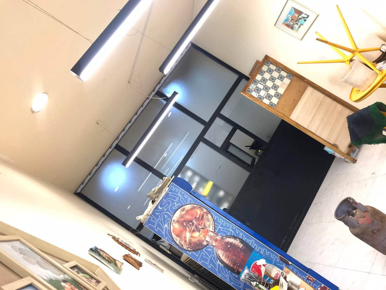 فاصل مطبخ المنيوم لون اسود الابعاد٣.٣٥ م عرض ٣.٢٧ ارتفاع العنوان دوره شارع المصافي قرب جامعه دجله للاستفسار الاتصال *********** بغداد, العراق
