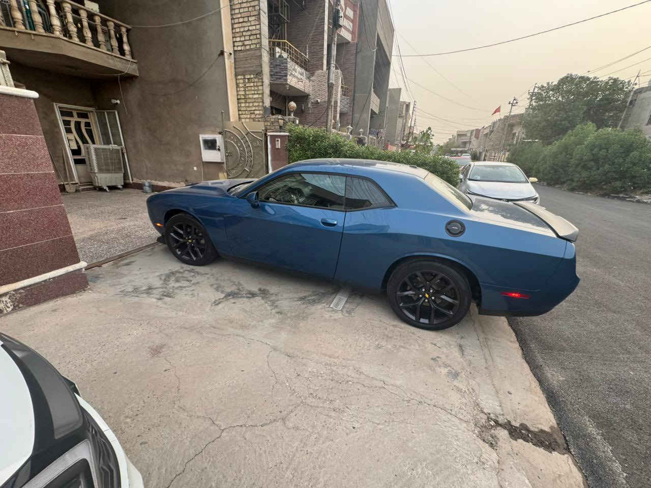 جالنجر ٢١
مواصفات SXT
تحكم ستيرن
لايتات زنون 
بصمة 
شاشة وسط 
لون مميز سياره ماشيه 43
حادثها جاملغ ودعاميه فقط
محرك 6
رقم اربيل جديد
سعرها 180
و بيها مجال
ماشيه ٤٣ 
***********
غير متواجد عالماسنجر
