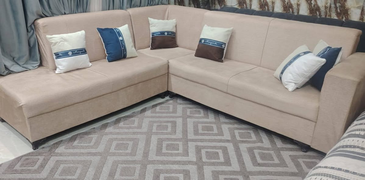 سلام عليكم ديوان جديد ونضيف كلش السعر 350 وبي مجال قليل مكان كربلاء ***********
