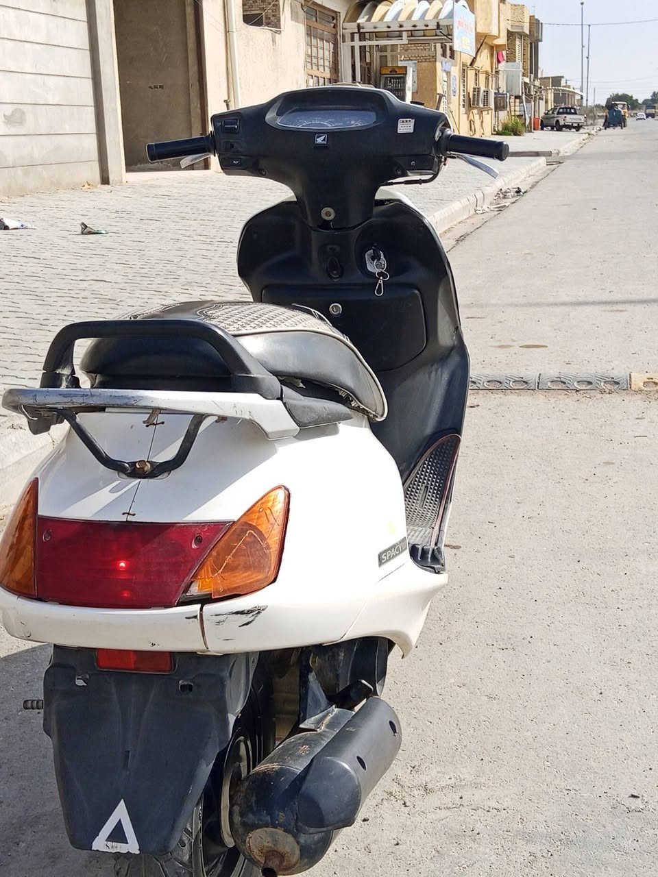 سلام عليكم سبيسي ياباني لببع  ب550درجه حلوه مرتبه ما نقصه شي   كلشي شغال بيها قفل جنطه قفل ستي كفراتها الصيه خمسه اختام محركها ما ينسمع  ما مفتوحه بس مفيلسه فقط مكاني كوت زين القوس رقمي ***********
