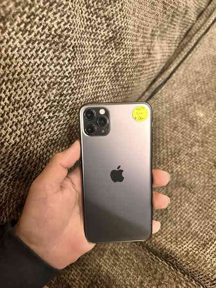 السلام عليكم 
ايفون ١١ برو ماكس
ذاكرة ٢٥٦
بطارية ١٠٠٪؜ مبدل اصلي شرط
 (دبل سيم) 
لون اسود 
نظافة ٩٠٪؜
مبدل شاشة وبطارية فيس متوقف
السعر ٢٣٥ الف بي مجال
رقمي ***********
