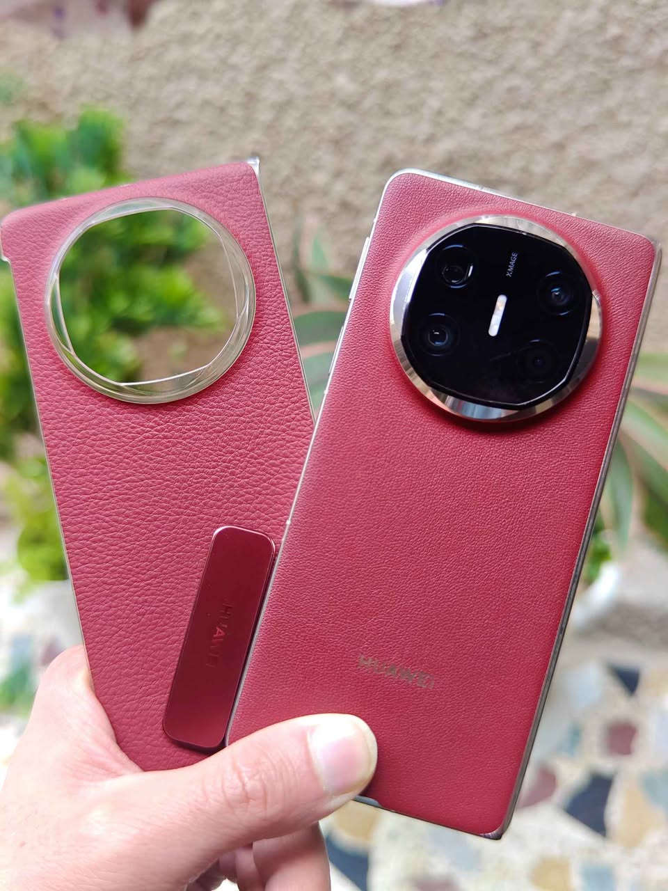 ((للبيع او للمراوس))
هواوي ميت X6
Huawei Mate X6
ذاكره 512 لون ماروني.
ملاحظة، خدمات گوگل Google كلها شغاله 100%.
الجهاز بحاله ممتازه نظافة 100%  مابي اي شخوط او ضربات
غراضه كامله كارتونه وشاحنه 66 واط وگفره الاصلي وباقي الاشياء موضحه بالصور
مكاني بغداد وماعندي توصيل
السعر مليون و480 الف
1,480,000
للتواصل خاص او عن طريق الرقم.
*********** بغداد, العراق
