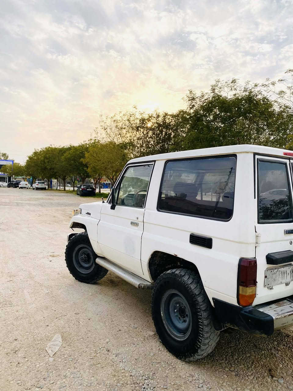 بۆکس ئارمی پلاستیک سلێمانی مۆدیل 1989 بەشەرتی گێڕ و مەکینە و ئەکسڵ لە کەلارە بۆفرۆشتن و گۆڕینۆ لەسەر دڵ گرتن ژم 
***********
