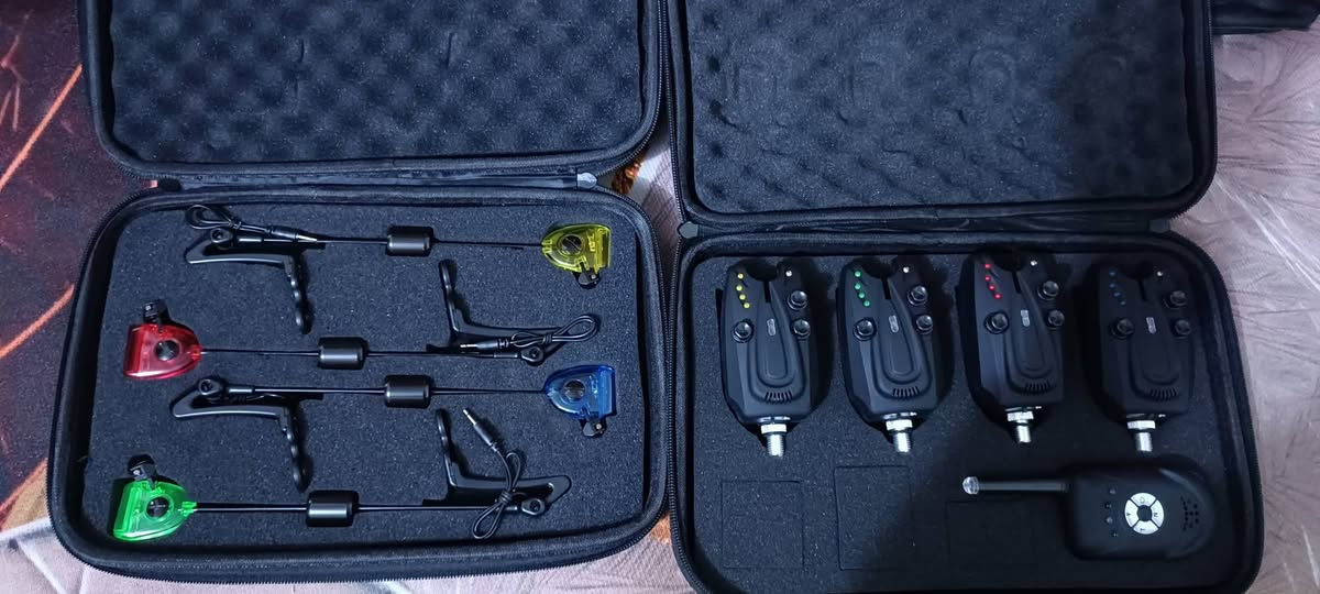 للبيع
استاند 
جهاز انذار وحساسات 
ثلاث قطع مامستعمال 
نضافه فول 
استاند مال ثلاث اسبنرات 
وجهاز اندار  اربع قطع وبي جهاز ارسال بعد من 130متر 
الي يريد***********
