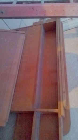 غرفة نوم صاج خمسة بيبان طابقين  نظيفة مع مندر السعر ٤٠٠ 
واتساب ***********
