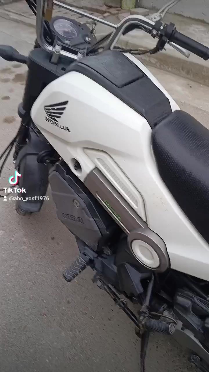 دراجه هونده نوفا اوتماتيك موديل ٢٣ لسعر ٨٧٥ مكانه بغداد القاهره ***********
