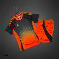 أديداس دريس وشورت • مقاسات M-XXL • جوائز للفرق