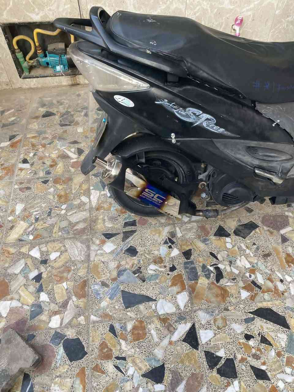 لسلام عليكم دراجه للبيع دراجه نضيفه وحلوا لدراجه ما مفتوحه اوراق كامله 
صالنصا رياضي كامله ما عايزه برغي مكان لدراجه  نجف 

حي لجامعه ***********سعر 450وبه مجال
