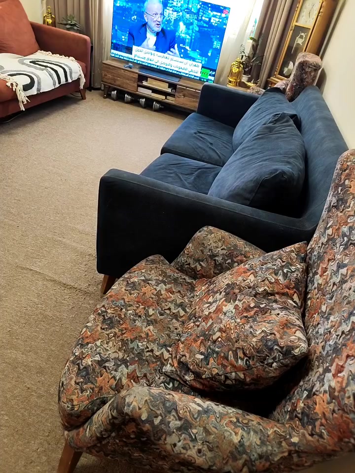 تخم ٧ مقاعد تركي
٣٠٠ وبي مجال بسيط 
بغداد بسماية 
***********
