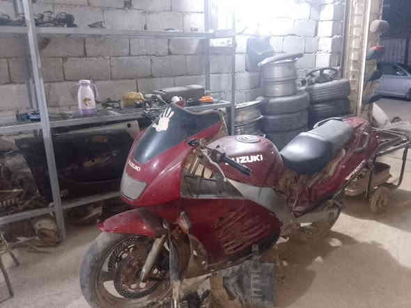 دارجة ززوكي البيع طافية كوم حديد السعر 700 وبية مجال ......عنوان واسط قضاء الحي رقم الهاتف...؟..........................***********
