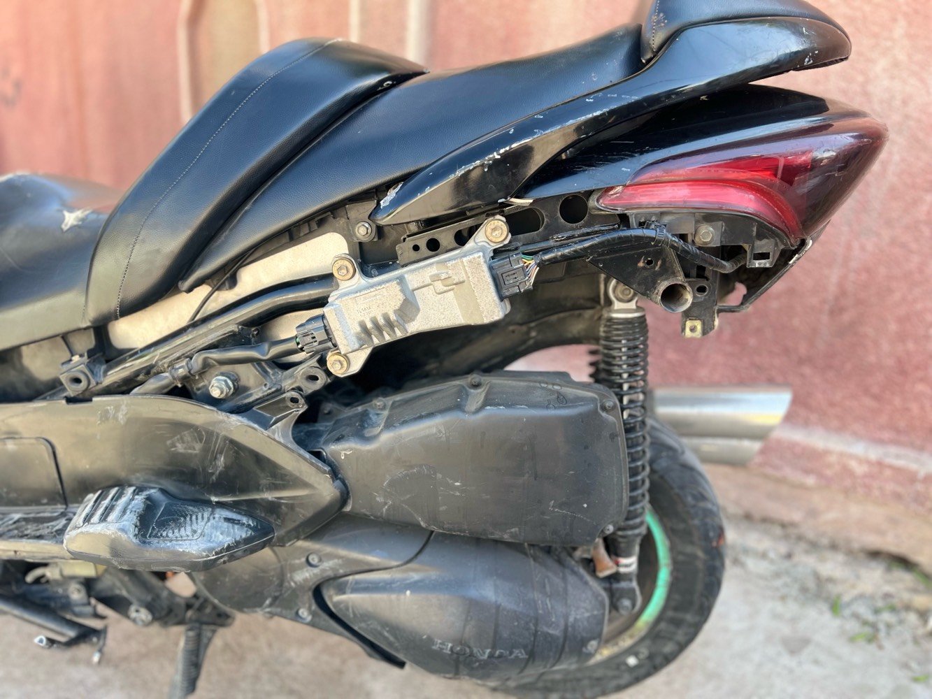 دراجه فورزا 0.9  ٩٥٠ الف وبي مجال بسيط  دراجه شرط الفحص منفيس + درع موجود كامل دراجه اي ناقص ما بيها  للاتصال ***********