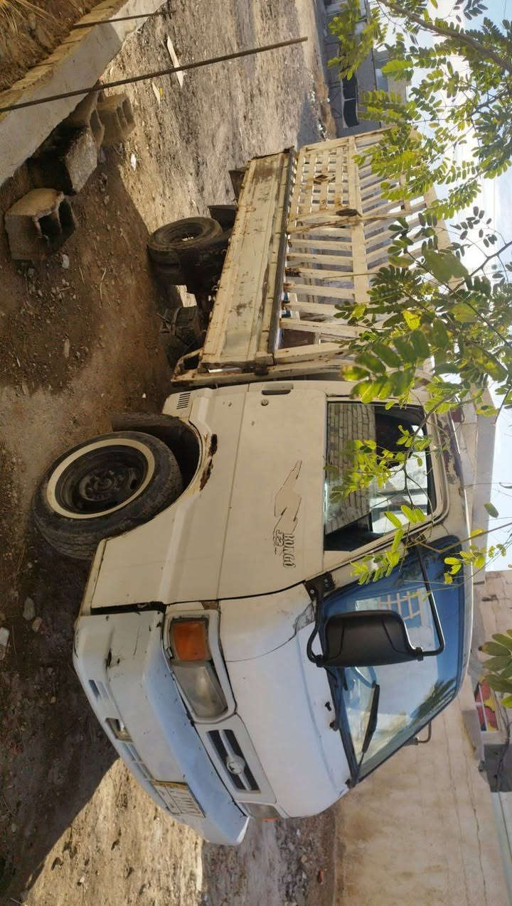 السلام عليكم سياره موديل 95 بغداد السعر 41 رقم الهات***********
