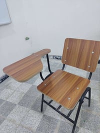 ١٤ ستول • نظافة ممتازة • سبورة كبيرة جديدة