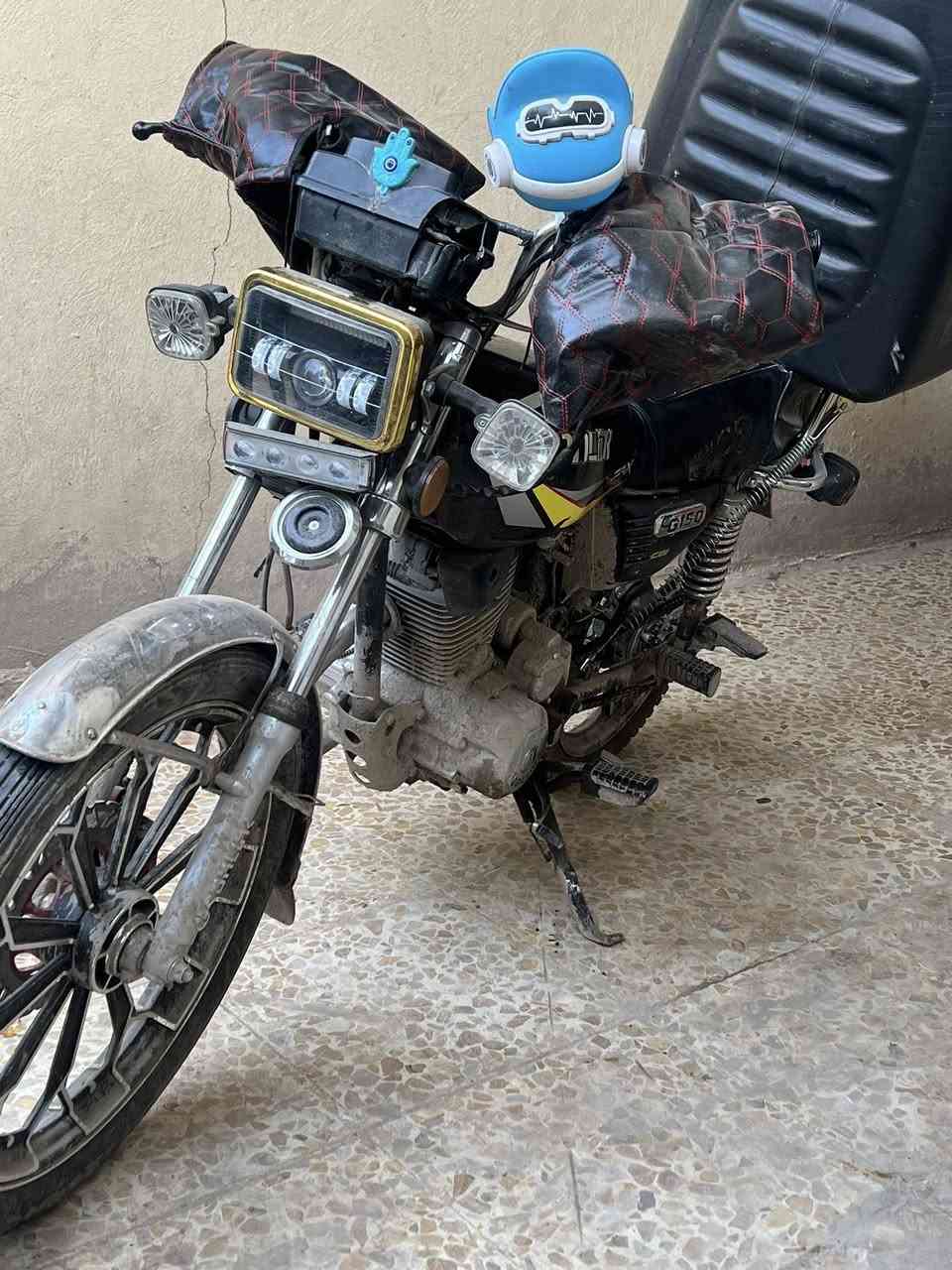 السلام عليكم ايراني 5 گير موديل ٢٣ للبيع محرك شرط ممفتوح كهربائيات كلها شغاله سلف شغال للاستفسار 
***********
