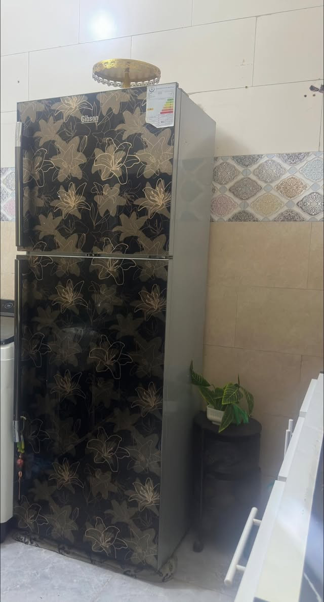 اغراض بيت للبيع 
اسعار نهائية 
غرفة نوم 450 قفل 
كاونتر مع ملحق مع سنك مرمر 100 
طباخ شغال50 
ثلاجة جبسون 200 فقط لاستيك الباب الجوه متقفل زين 
للأستفسار الاتصال او واتس آب ***********
