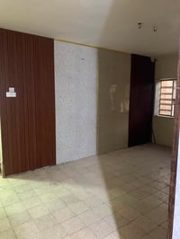 شقه للايجار في عمارات سعيده الشقه نضيفه ومناقصها شي يعني بس تجي وتنقل ...