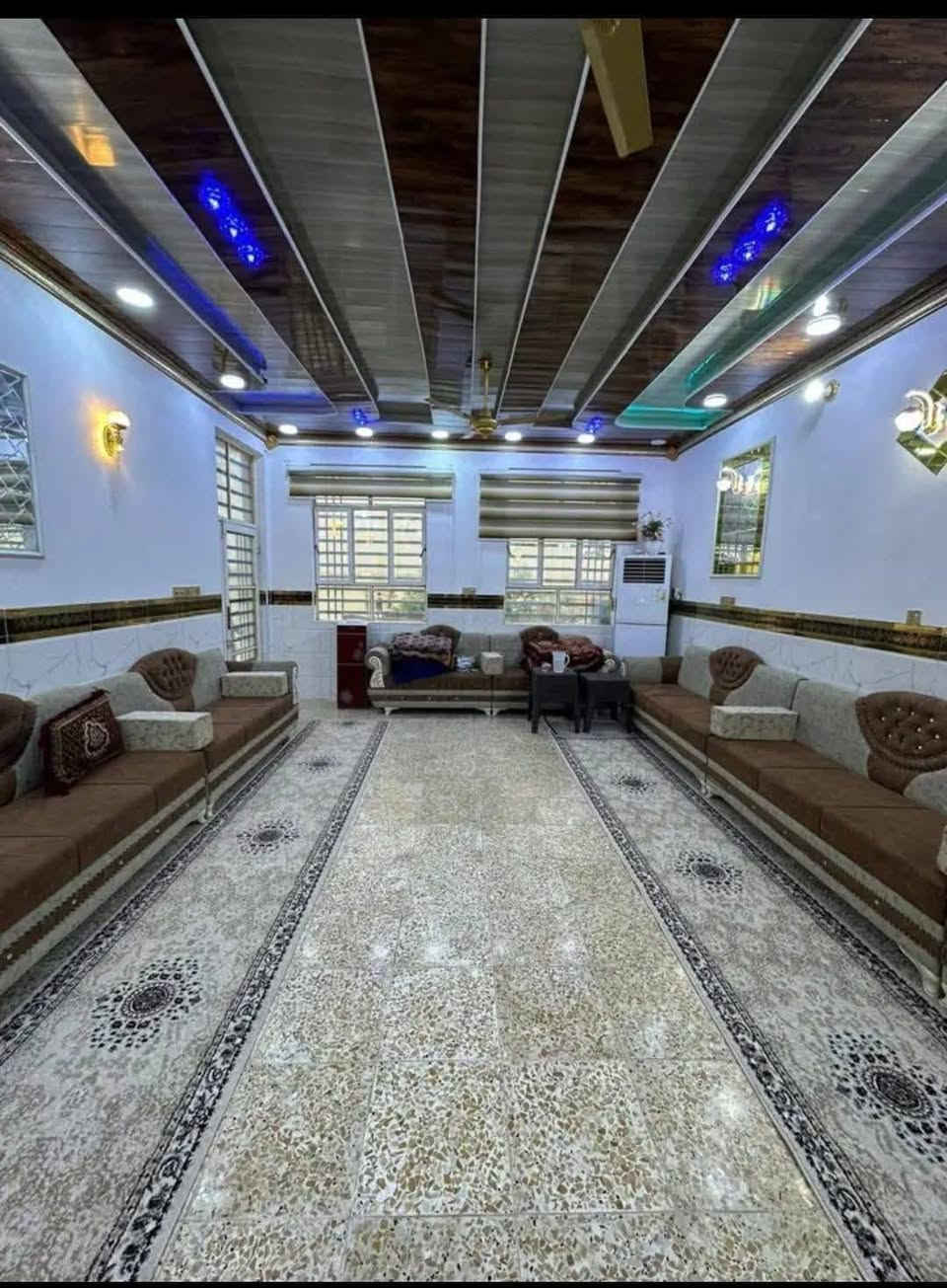 مكتب العراق للعقار عمودشارع الصب
مساحه 360 متر 
 بسعر 77وبي مجال
***********

 

✅ مشمول بقرار التطويب بيت بناه طابوك صب كونريت بناه جناي 

مقابيل قريت الغدير نجف

البناء 🏡 
غرفه  4/صاله/مطبخ 2/  صحيات4داخل وخارج /وستقبال 
بناء طابوك نهروان / اساس + سقف كون*********** واتساب وتصال 

ألخدمات 🏡 
ماء/كهرباء/مدارس/سوق/تبليط/لحد الباب
