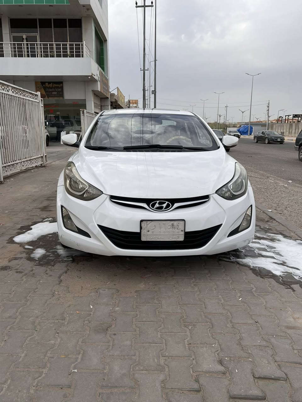 سلام عليكم انترا مديل 15محرك ما مفتوح 1800السياره بيه رشات صبغ جديده مثل الصوره العنوان بصره الرقم الهاتف السعر115 ***********
