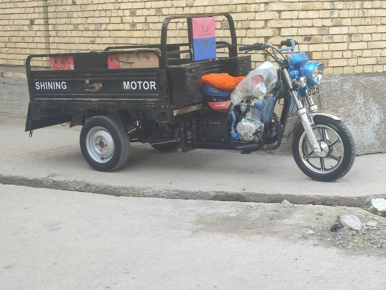 سلام عليكم السود البيع موديل 23
صاله 10شهر طلع من الوكيل علي كاظم المرور وراق 
التواصل 
***********
