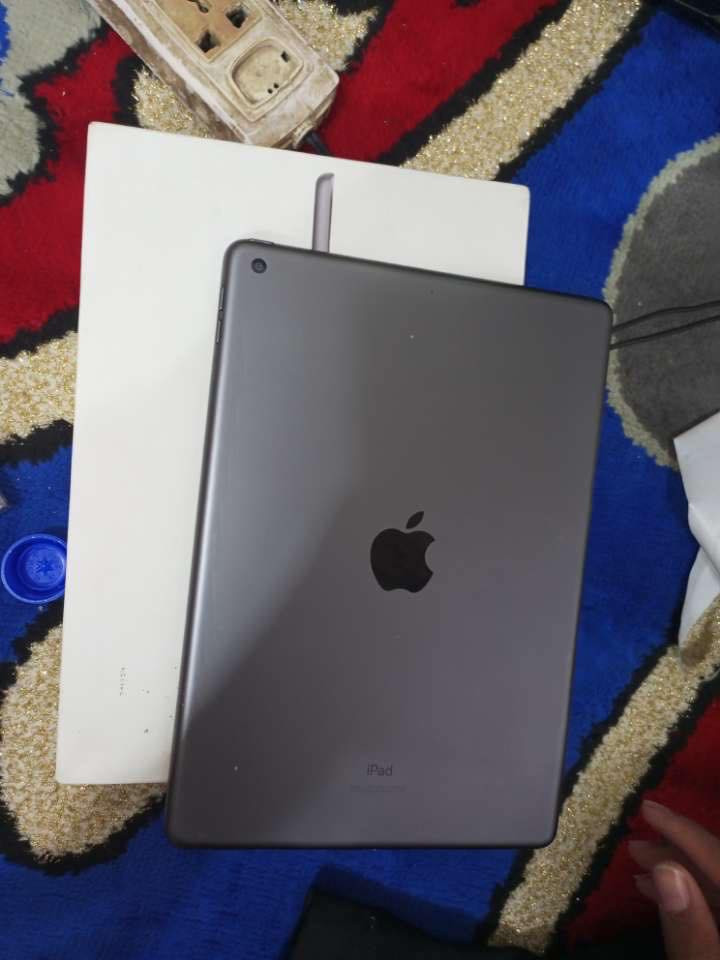 سلام عليكم يا الله ايباد ٩ مكفول من لفتح بطاريه 83 جهاز نضيف بشكل ذاكره 64   بس ضروف وريد بيع  ملحقات جهاز  كارتون شاحنه وكيبل فقط السعر 250 وبي مجال التصال ع رقمي لماسنجر ماسحه *********** مكاني كربلاء جسر سيد سماعيل🎶👌🏻
