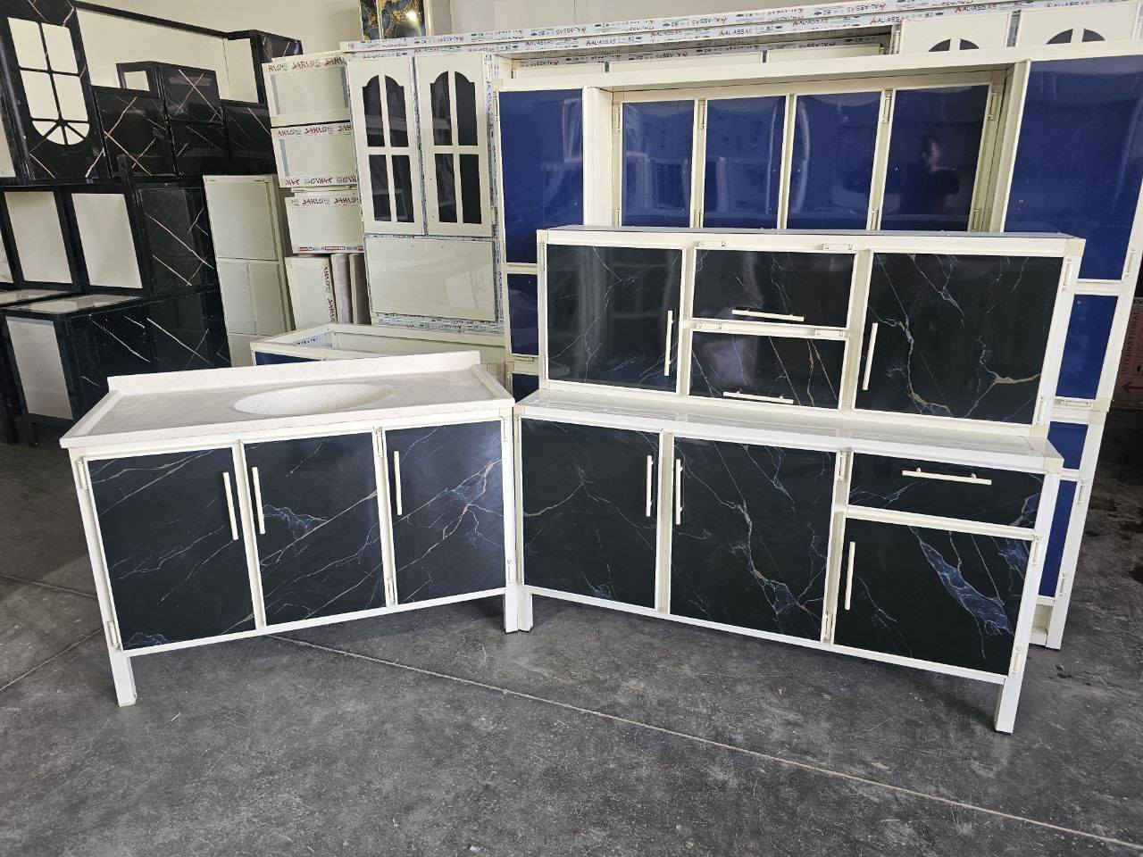 3قطع 
 السعر 230الف 
توصيل مجاني بغداد
يتوفر محافظات توصيل 
 للحجز خاص واتساب***********
