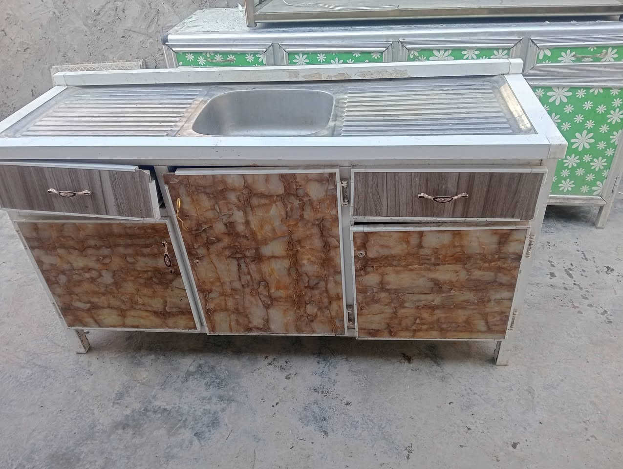 من رخصة مدير الكروب والساده الأعضاء متاح سنكي وكاونتر 125 والشراي بي خير وتدلل اتصل ***********
