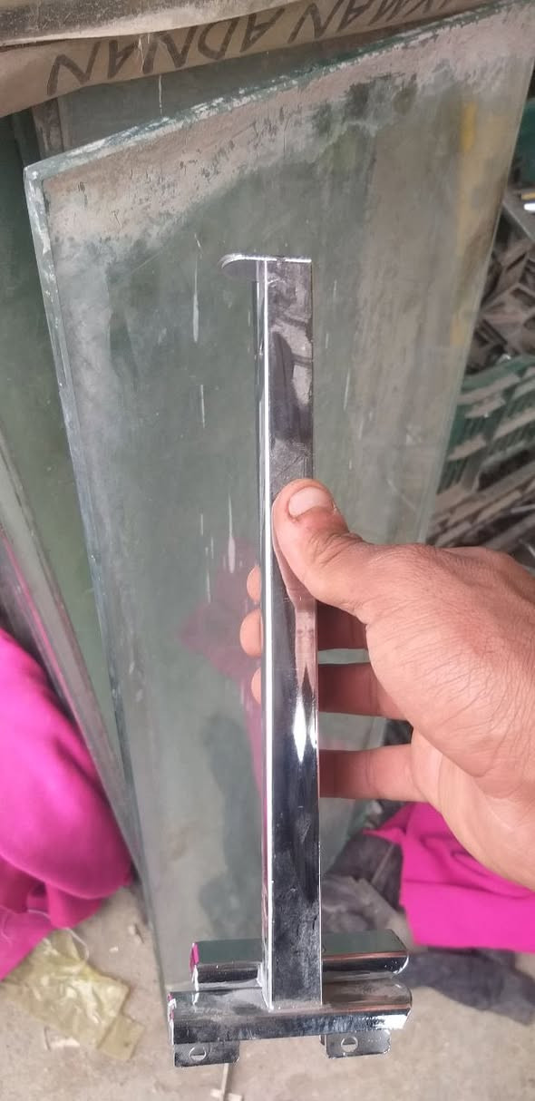 سلاام عليكم متوفر رفوف زجاج أسعار مناسبة عنوان بغداد سوق مريدي انتصلل تدلل ***********حمودي📞
