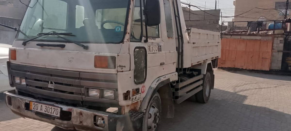 السلام عليكم نيسان كلابي 2طن بلادي   مكينه  بيه  بخار موديل 1992  رقم دولي ديالى  سنويه  جديده لسياره جاهزه  شاصي مكفول تخم تاير  لسعر 80 بيه مجال ***********
