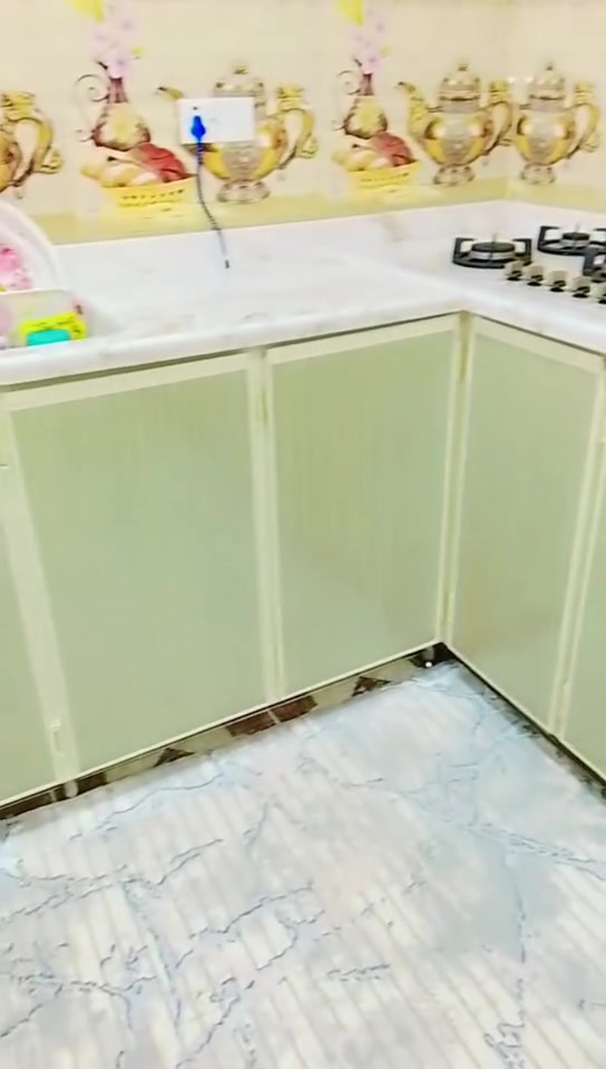 سلام علیکم
ئەم کەوەنتەرە بۆفڕۆشتنە لەهەولێر
نوێ نوێ یە بەردی تورکی یە دوو حەوزه
هەشت دەرگاو شەش چەکمەجەیە...
هی خانووی سەدمەترە....


**إذا كنت صاحب هذا الإعلان وتريد حذفه لأي سبب، رجاءا أرسل رسالة إلى الدعم الفني**