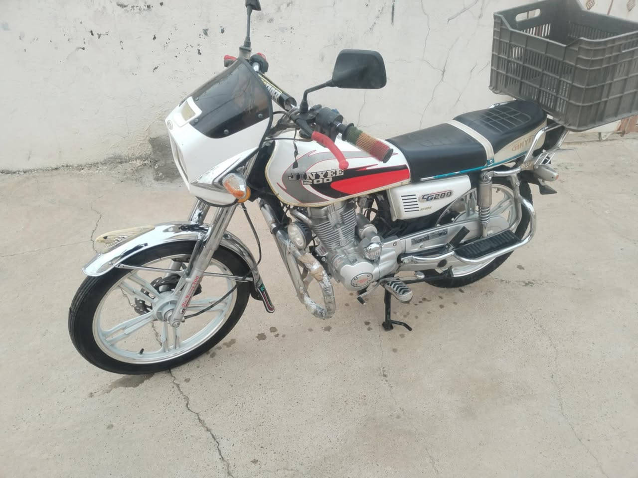 دراجه جني  محرك 200 
للبيع   
رقم الهاتف ‭0782 918 8832
السعر 650وبي مجال
