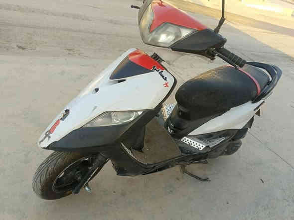 هەرزان و ماڵی فەقیر ماتۆری ماکسی یابانی مۆدیل 2024 مەکینە 125 هەمووگیان عیش دەکات گێجوو لایتوو هۆڕین بێ عەیبە وە صلي و مەنەفێسی لەگەڵە هیج کێشەی نیە ماڵی فەقیرە کێ یەکم کەس پەی وەندی بکات بەئەوی دەفرۆشم وەک هاوکارییەک ژمارە مووبایل *********** /// *********** السليمانية
