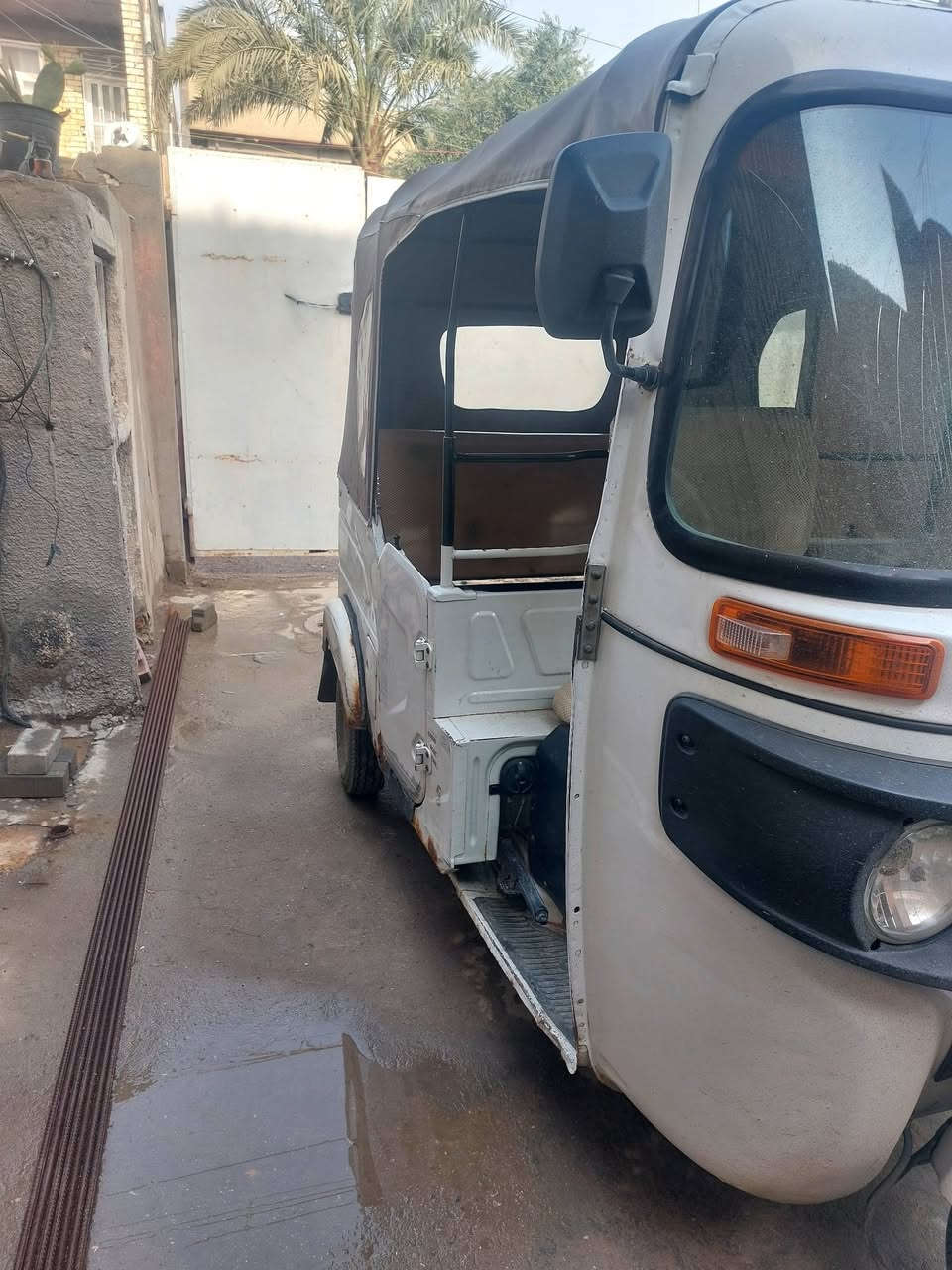 السلام عليكم تكتك ٢١شهر١٢وبالسنوية٢٢...رقم الماني بأسمي وتحويل ثاني يوم.مكينة بيهة تنقيص بتبديلة دهن وكشرهة لا صبغ ولا تعمير بيهة طخطخات وخياسات بسيطة. جادر..جديد.تخم تايرات وويل جدد.مسجل .تكتك حلوه خير من الله .مكينه ناعمه.ب٧و٥٠٠...بيهة شي بسيط...
الشعب ***********
