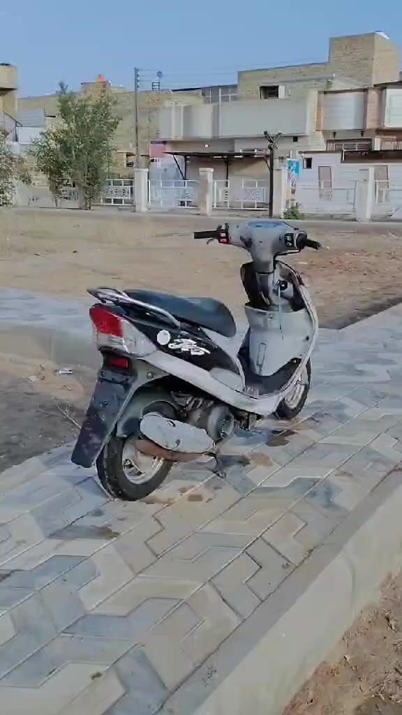 درجه للبيع نظافه فول أوراق توه طلعه من الوكيل

برغي ما مفتوح كفاله

شراي خاص ويدلل 🩷


**إذا كنت صاحب هذا الإعلان وتريد حذفه لأي سبب، رجاءا أرسل رسالة إلى الدعم الفني**