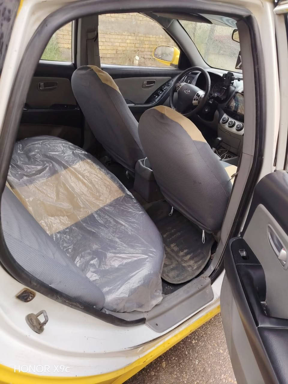 سلام عليكم الانتره 2008 أمريكي رقم ذي قار نكليزي بسمي للبيع او للمروس بيه جاملغ وبانيد مبدلات فقط مكينه كير تبريد ثلج تخم تاير جاهزه للأخير السعر 83 وبيه مجال مكاني ناصريه رقم الهاتف ***********
