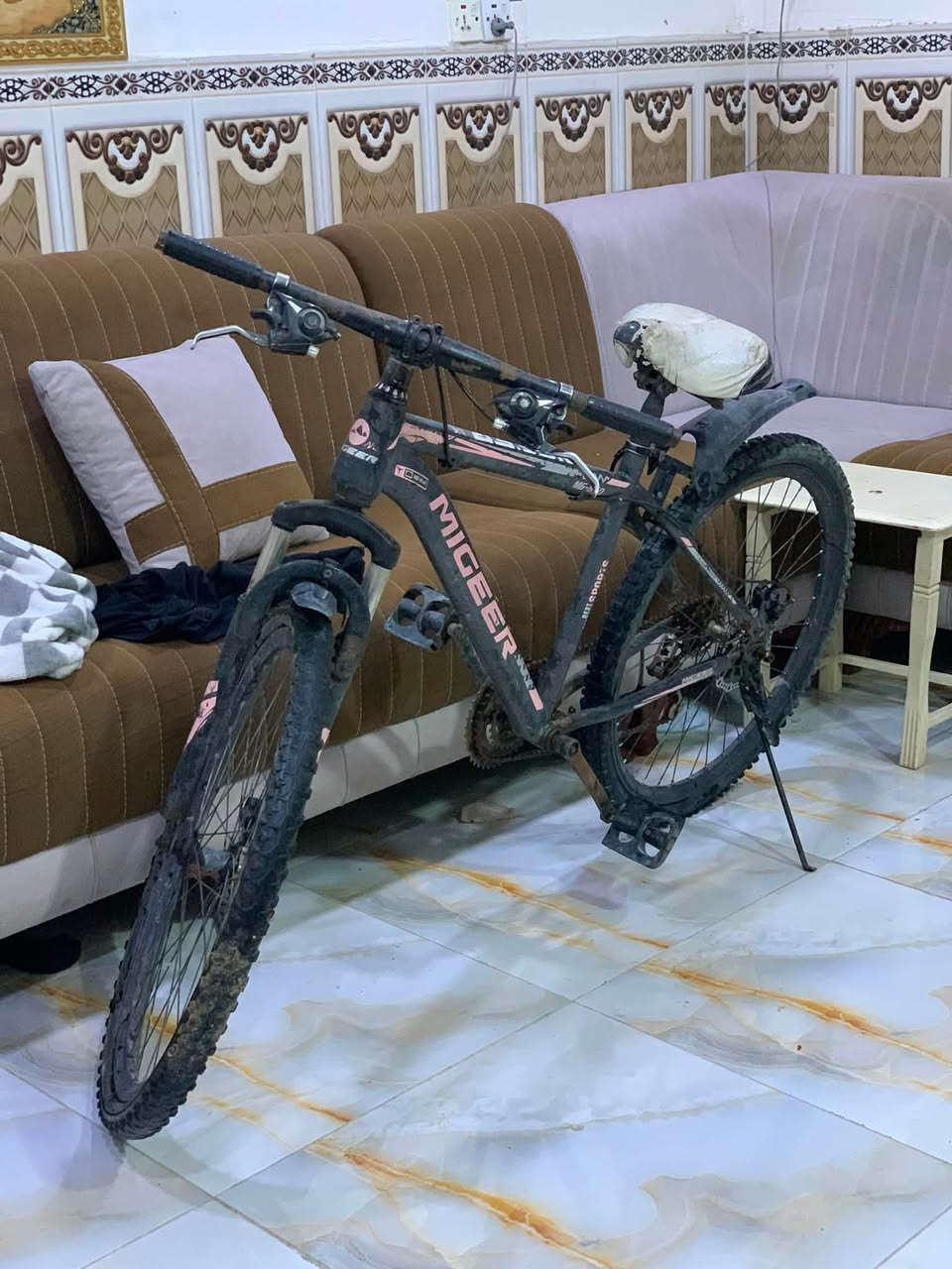 بيسكلات ثنين للبيع واحد جبلي واحد بطه حجم ٢٦ لواحد بـ٥٠ وثاني بـ٤٠ وبي مجال شي قليل مكاني سده ثانيه يم الحسينيه أهل البيت. رقمي *********** كروب الامين الثانية
