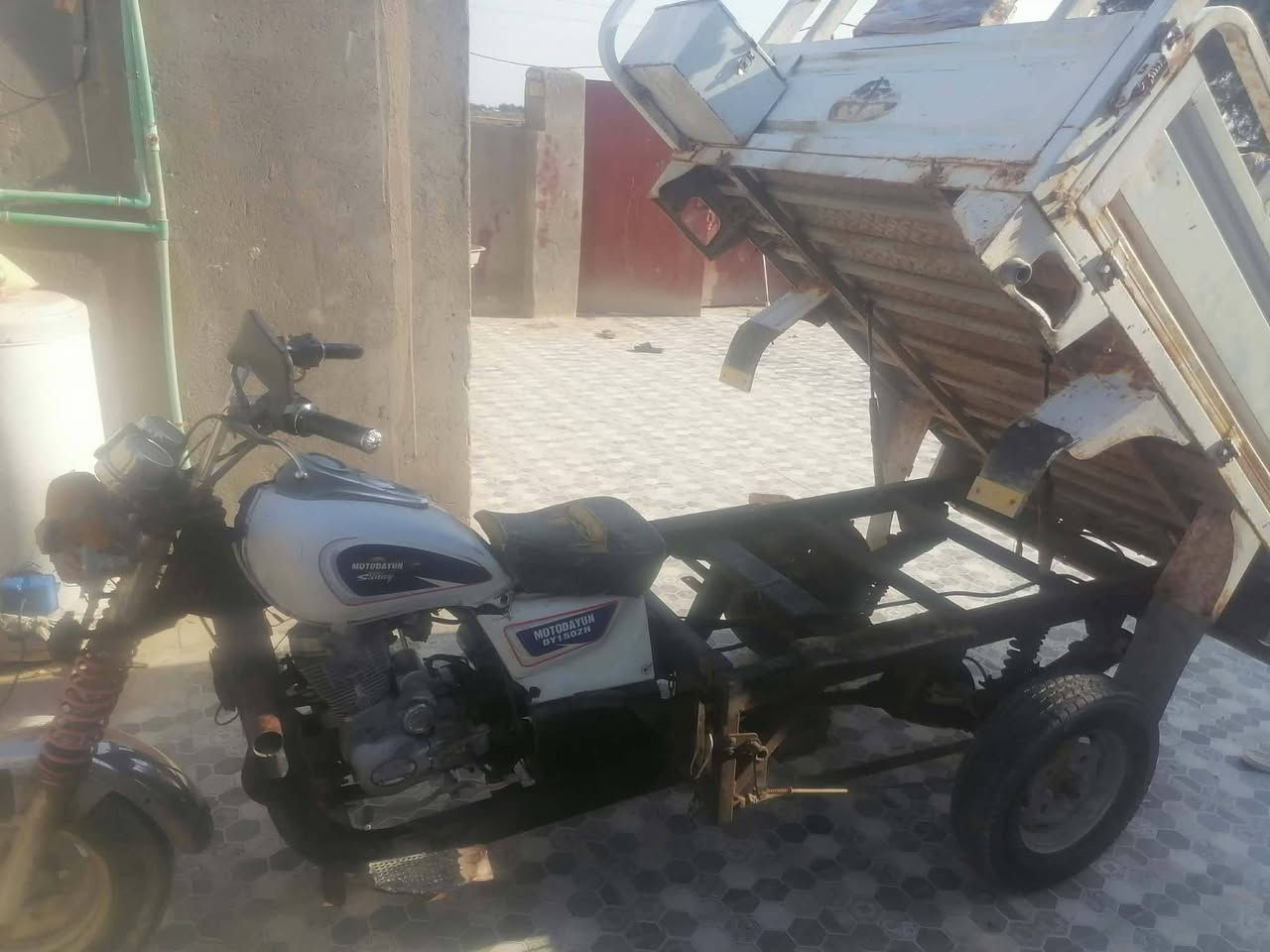 السلام عليكم 
ستوته للبيع اوراق موديل 2019
نوع سوبر دايون فحل  
ستوته نضيفه ما طالعه 
المكان الدوايه 
للاستفسار الاتصال ع لرقم 

***********
