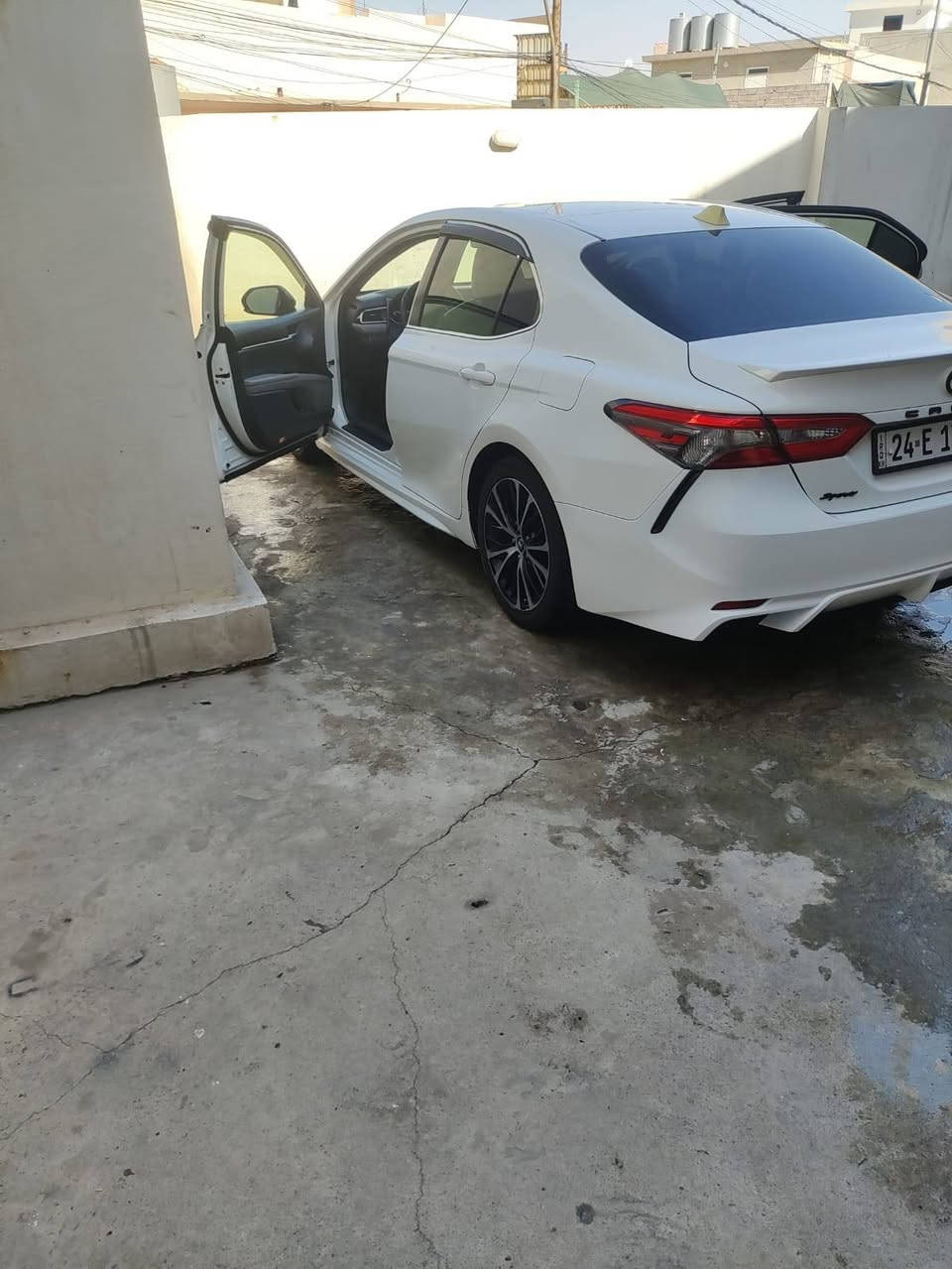 كامري فول مواصفات  موديل ٢٠١٨ كلين وارد امريكي بدون ضرر . شرط شركة  ..
السعر ( ٢٠٥ ) .. للاستفسار ( *********** _  *********** )
