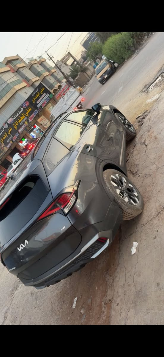 السلام عليكم
سبورتج 2024 
وارد امريكي حادثها جاملغ الايمن صبغ وبابين مبدلات مثل لون يعني قطعه وحده صبغ 
تحديد مسار
سياقة ذاتية 
فتحة سقف بانوراما
كشنات جلد تدفئة
جنطة كهرباء
وبعد بيها مواصفات 
السعر ٢٠٥ وبيها مجال ترهم مراوس بشي اقل محتاج فرق 
مكان بغداد البلديات 
الرقم ***********
