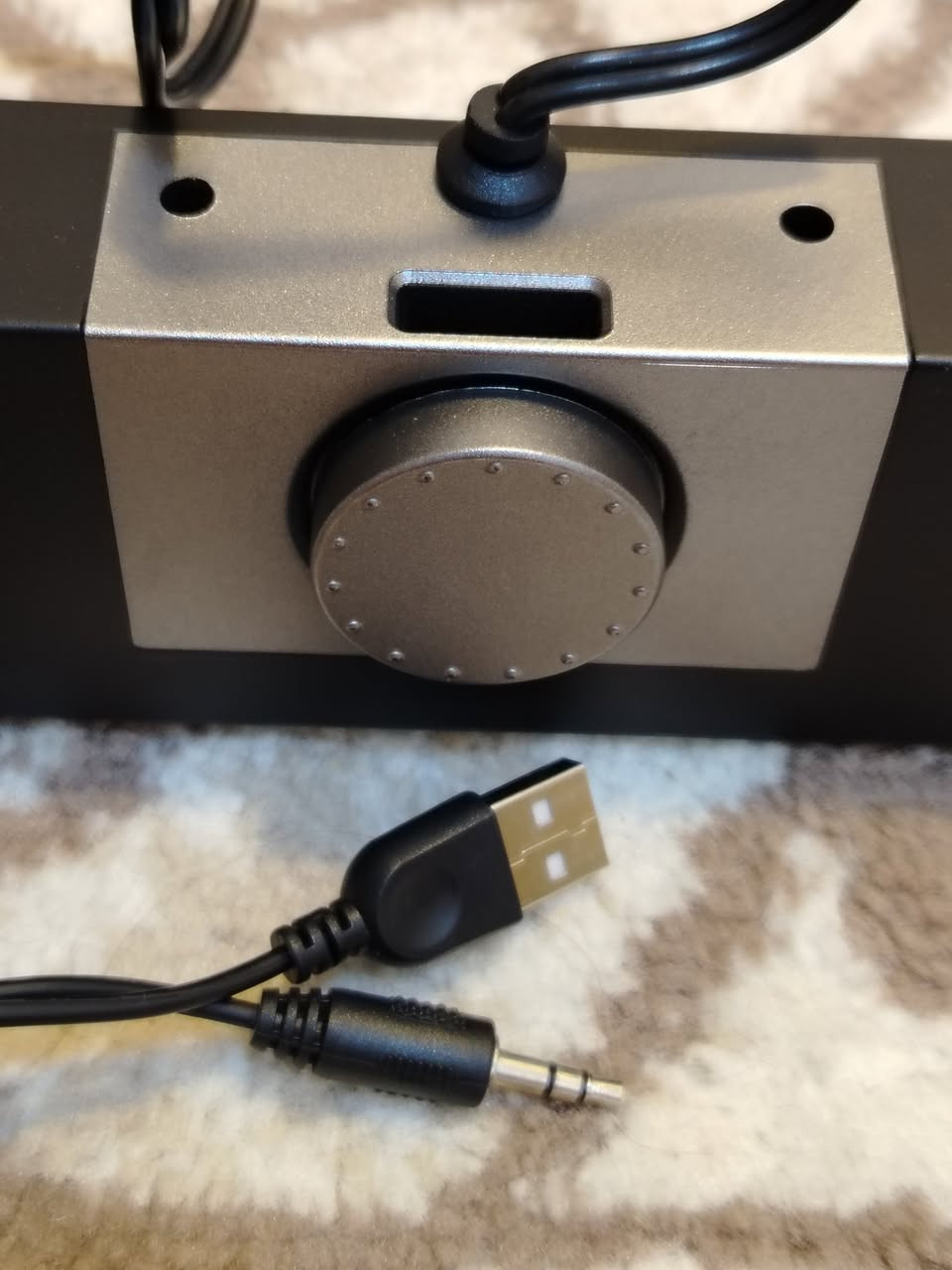 مكبر صوت عمودي (ساوندبار) 
ماركة HEANTTV


**إذا كنت صاحب هذا الإعلان وتريد حذفه لأي سبب، رجاءا أرسل رسالة إلى الدعم الفني**