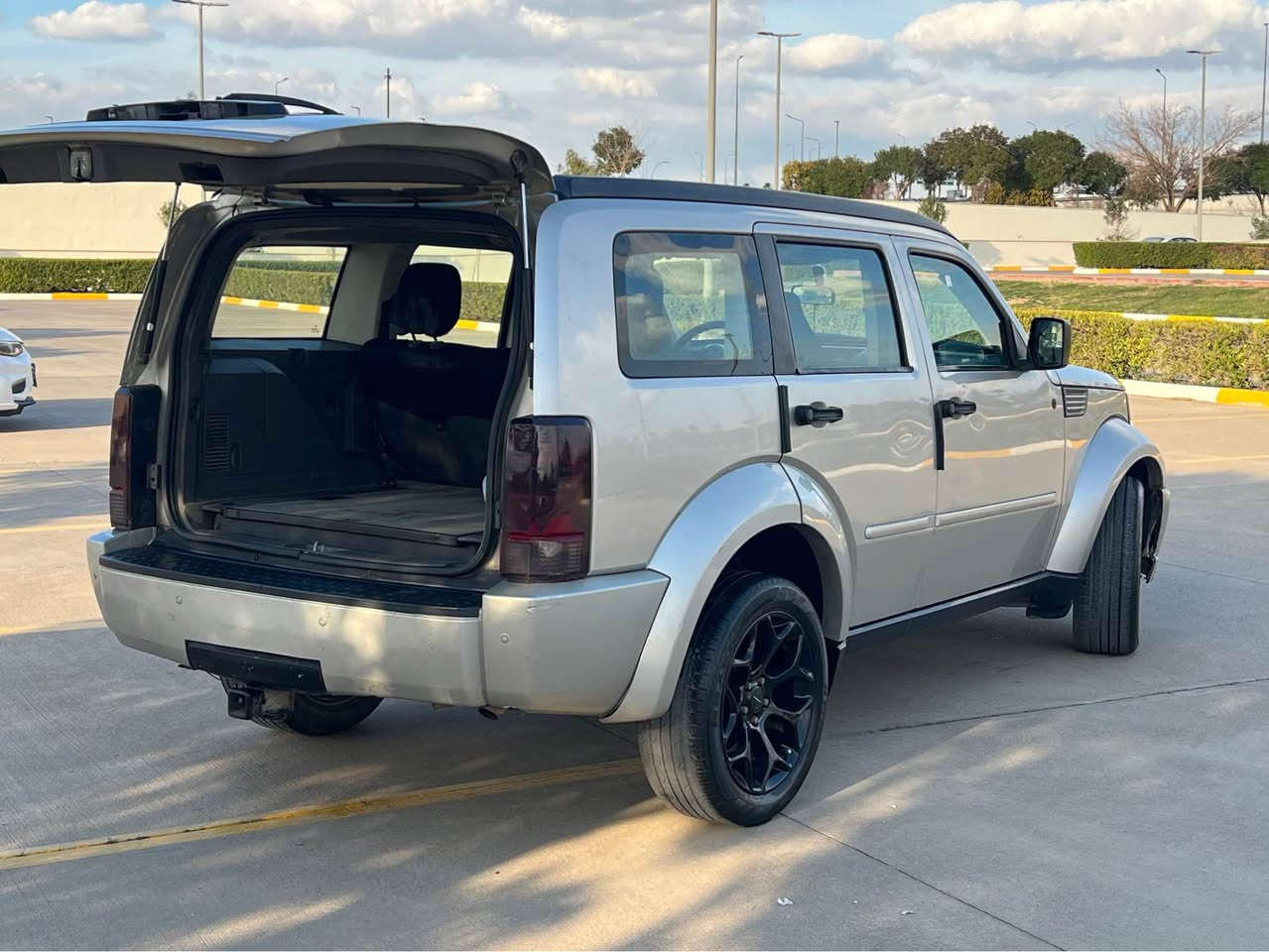 السلام عليكم
السعر فقط 83📍ورقه
للبيع او مراوسه برقم شمالي فقط دوج نيترو موديل 2008 محرك 6 سلندر السياره فول فول مواصفات 1/1 محرك جديد مبدل بلادي شرط ما مفتوح كير محرك تبريد شرط طخم تايرات جدد كهربائيات كلها شرط السياره مكفوله لا صبغ ولا ضربه وماشيه 181 الف كيلو السياره جاهزه دينار مصرف مابيها رقم وسنويه منتهي تحويل وغرامات شرط
السعر 83 ورقه ومجال بسيط مكان السياره اربيل
الشراي يتصل ع الارقام
***********-بي واتساب
***********- بي واتساب
*********** أربيل, العراق
