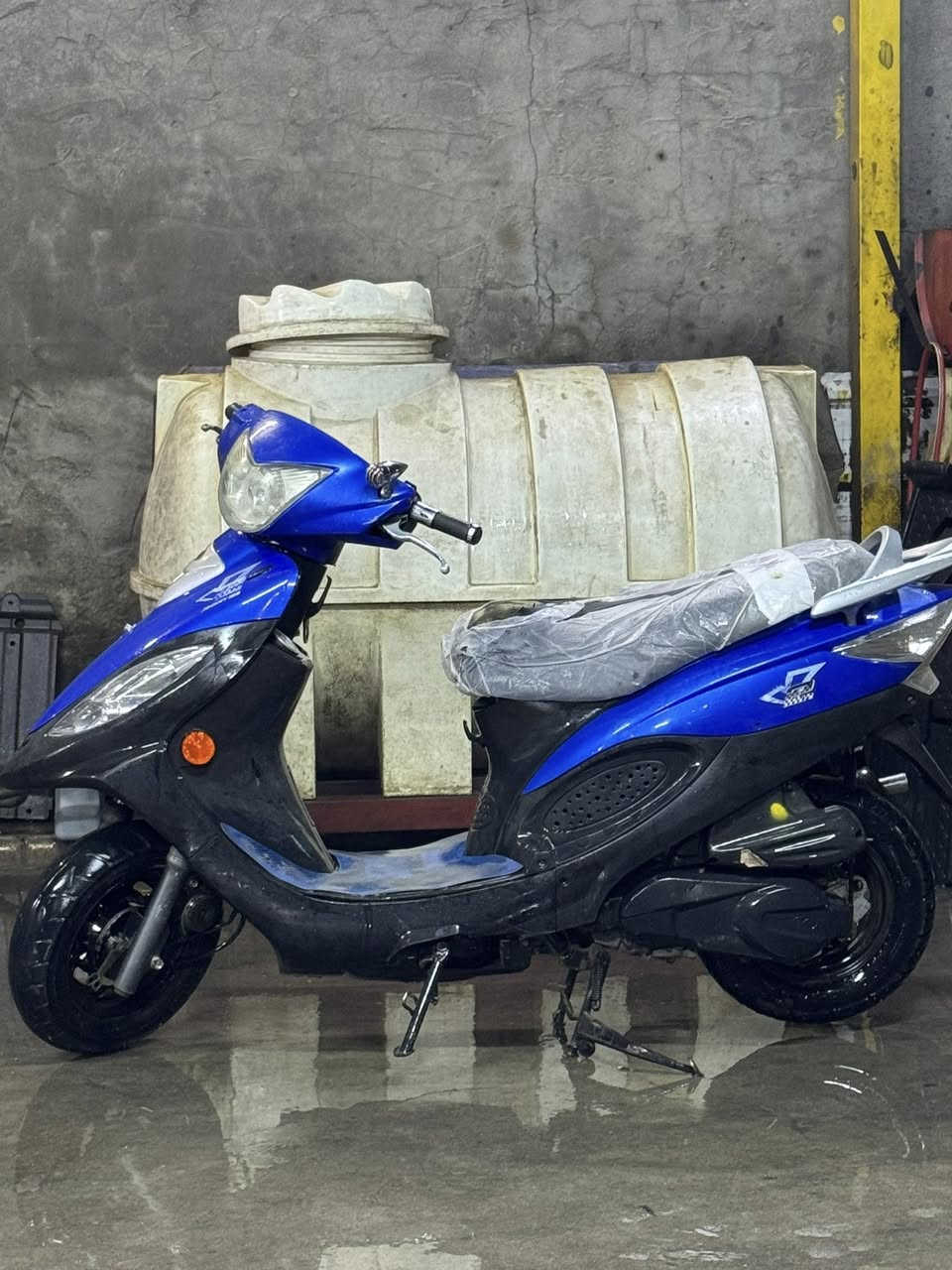 السلام عليكم كامكو 16 دراجه كفاله عامه  بيها صالنصه رياضي اصليه  رقم ***********
