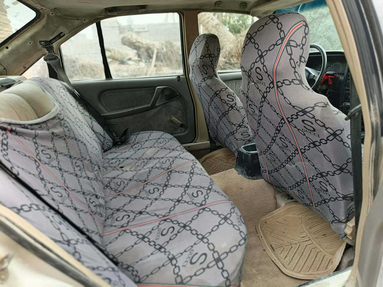 السلام عليكم اوبل اوميكا جنطه مكفوله من كلشي مكينه وكير حاويه اتو ماتيك رقم جديد سنويه لل30رعيها يريد مداور المكان مشخاب السعر 26
*********** رقم رعيها اني مكلف بال نشر
