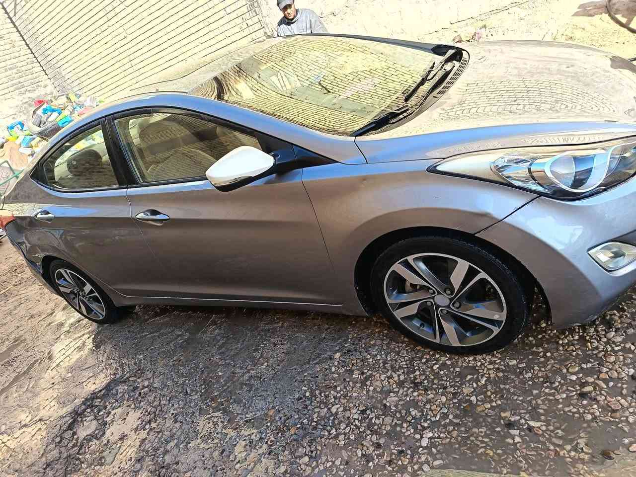 السلام عليكم النتره للبيع ومراوس موديل ١٢بيه 3قطع صبغ فقط بدون ضربه دوخل مكينه ١٨٠٠ فول عدم البصمه السعر ٩٨  وبيه مجال  ***********.    ***********
